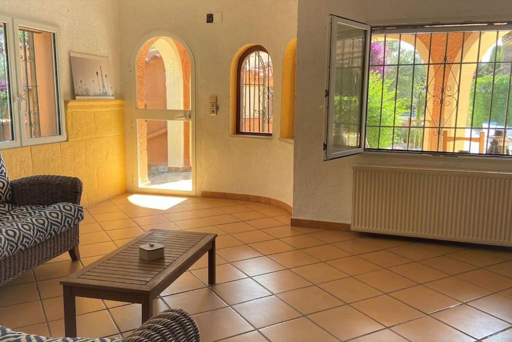 Super Maison Avec Vue Et Piscine Eau De Mer Dénia